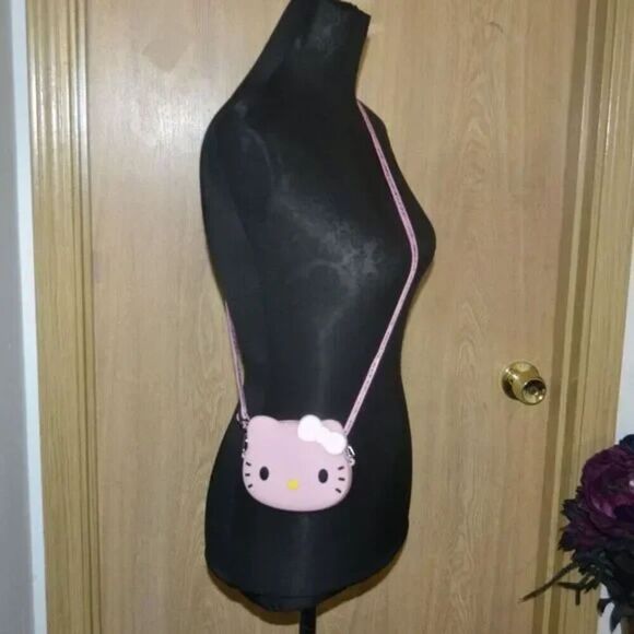 Mini Hello Kitty Pink Crossbody Bag Gift Bundle - Picture 9 of 10